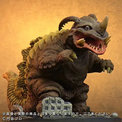 Ultraman - Neronga - Coin Bank - DefoReal Series (X-Plus)ㅤ – X-Plus – ActionFigureBrasil — embalagem