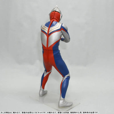 Ultraman Tiga / Mega Soft Vinyl Kit Reproduction Editionㅤ – Kaiyodo – ActionFigureBrasil — iluminação de estúdio