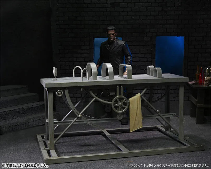 Universal Monsters / Frankenstein: 7 Inch Action Figure Accessory Packㅤ – Neca – ActionFigure Brasil