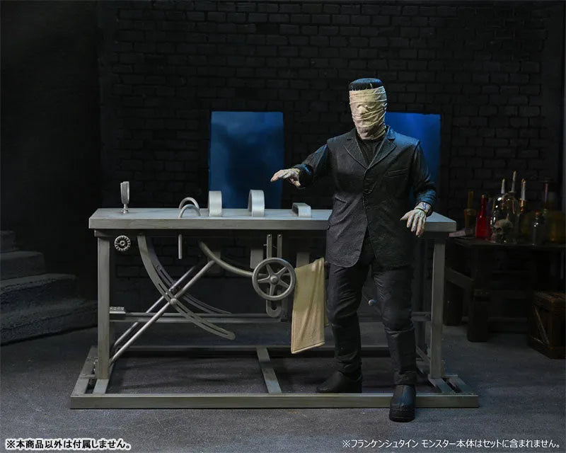Universal Monsters / Frankenstein: 7 Inch Action Figure Accessory Packㅤ – Neca – ActionFigure Brasil