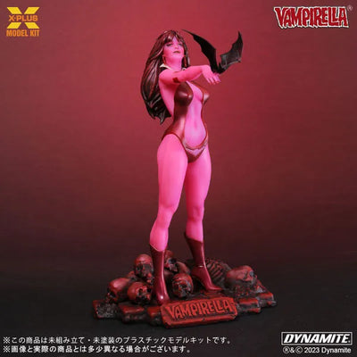 Vampirella - Jose Gonzalez Edition - Glow in the Dark - 1/8 - Model Kit (X-Plus)ㅤ – X-Plus – ActionFigure Brasil — ângulo diferente