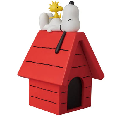 VCD "Peanuts" Snoopy Woodstock & Doghouseㅤ – Medicom Toy – ActionFigure Brasil