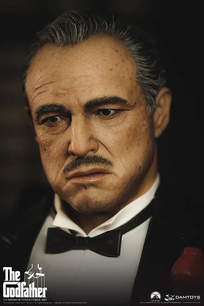 Vito Andolini Corleone (1972) – Damtoys – ActionFigure Brasil — com base expositora