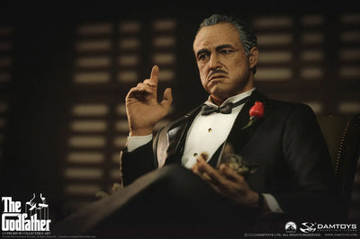 Vito Andolini Corleone (1972) – Damtoys – ActionFigure Brasil — com base expositora