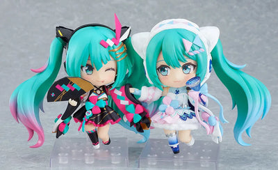 Vocaloid - Hatsune Miku - Nendoroid  #1740 - Magical Mirai 2020 Winter Festival ver. (Good Smile Company)ㅤ – Good Smile Company – ActionFigureBrasil — ângulo diferente