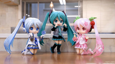 Vocaloid - Hatsune Miku - Nendoroid Doll - 2024 Re-release (Good Smile Company)ㅤ – Good Smile Company – ActionFigureBrasil — ângulo diferente