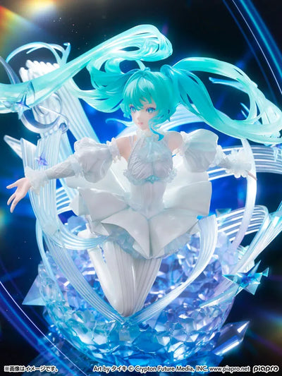 Vocaloid - Hatsune Miku - Shibuya Scramble Figure - 1/7 - Crystal Dress Ver. (CyberZ, eStream, Oriental Forest)ㅤ – CyberZ as ManufacturereStream as DistributorOriental Forest – ActionFigureBrasil — com base expositora