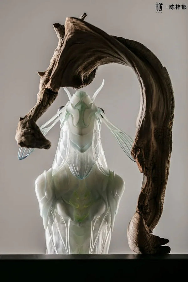 White Cicada - LIMITED EDITION: 350 – Manas SUM – ActionFigure Brasil