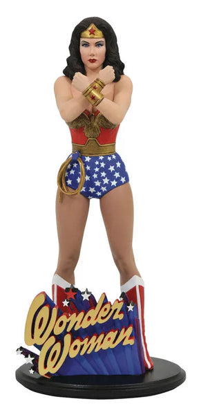 "Wonder Woman 1976 TV Series" PVC Statue DC Gallery Wonder Woman (Lynda Carter)ㅤ – Diamond Select – ActionFigure Brasil