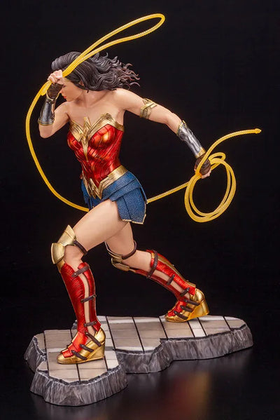 Wonder Woman 1984 - Wonder Woman - ARTFX - 1/6 (Kotobukiya)ㅤ – Kotobukiya – ActionFigureBrasil — iluminação de estúdio