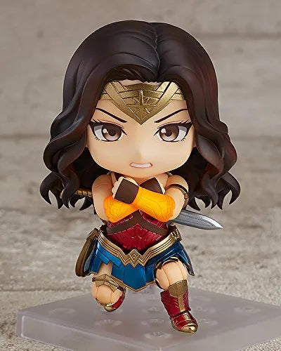 Wonder Woman (2017) - Wonder Woman - Nendoroid #818 - Hero's Edition (Good Smile Company)ㅤ – Good Smile Company – ActionFigure Brasil — ambientada