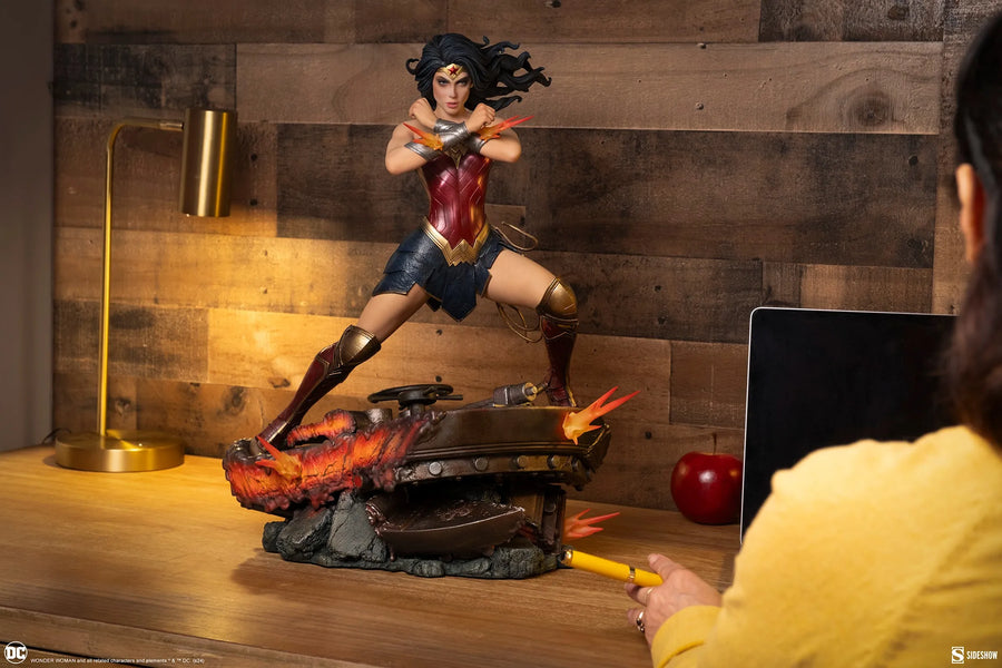 Wonder Woman: Saving the Day - LIMITED EDITION: 500 – Sideshow Collectibles – ActionFigure Brasil