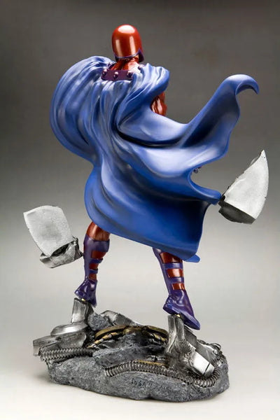 "X-Men" Fine Art Statue Magnetoㅤ – Kotobukiya – ActionFigure Brasil — com base expositora