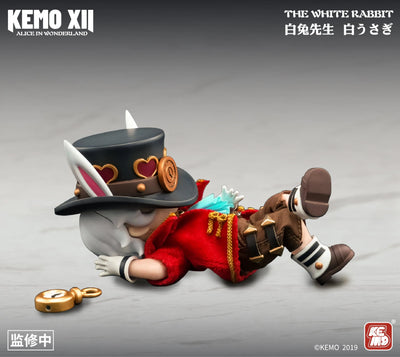XII DOLL - Alice in Wonderland - White Rabbit (KEMO)ㅤ – KEMO – ActionFigure Brasil — ângulo diferente