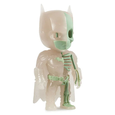 XXRAY meets DC Comics - Kid Robot Special-order Glow-in-the-dark Batman 4 Inch Vinyl Figureㅤ – Gantaku – ActionFigure Brasil — ângulo diferente