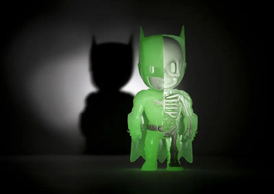XXRAY meets DC Comics - Kid Robot Special-order Glow-in-the-dark Batman 4 Inch Vinyl Figureㅤ – Gantaku – ActionFigure Brasil — detalhe do produto
