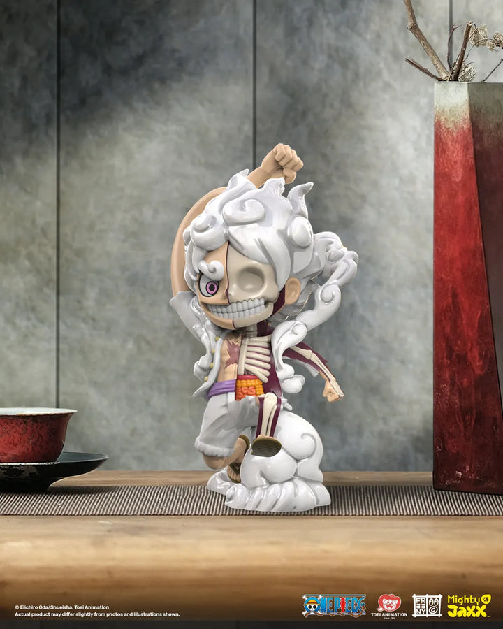 XXRAY Plus: Luffy (Gear 5 Edition) – Mighty Jaxx – ActionFigure Brasil