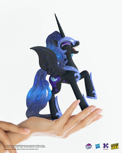 XXRAY Plus: Nightmare Moon – Mighty Jaxx – ActionFigure Brasil — close