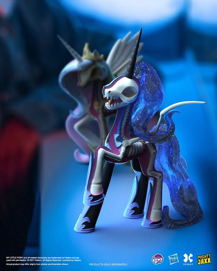 XXRAY Plus: Nightmare Moon – Mighty Jaxx – ActionFigure Brasil