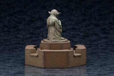 Yoda Fountain - LIMITED EDITION: 1138 – Kotobukiya – ActionFigure Brasil — ângulo diferente