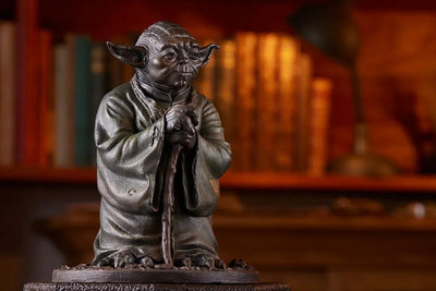 Yoda Fountain - LIMITED EDITION: 1138 – Kotobukiya – ActionFigure Brasil — com base expositora