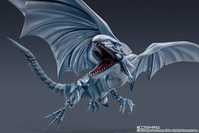 Yu-Gi-Oh! Duel Monsters - Blue-Eyes White Dragon - S.H.MonsterArts (Bandai Spirits)ㅤ – Bandai Spirits – ActionFigure Brasil — close