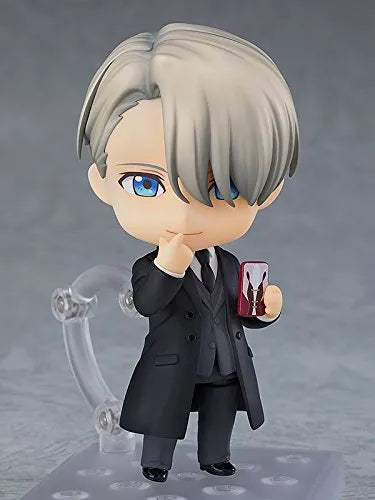 Yuri!!! on Ice - Victor Nikiforov - Nendoroid #865 - Coach ver. (Orange Rouge)ㅤ – Orange Rouge As Manufacturer – ActionFigure Brasil