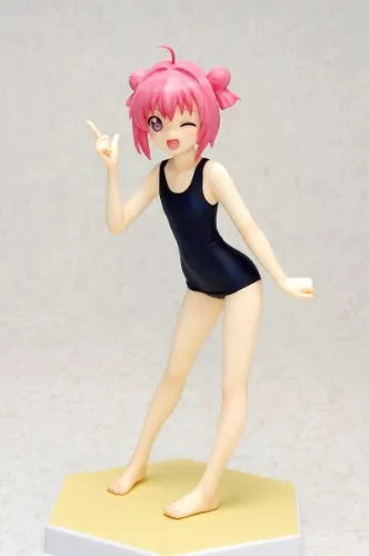 Yuru Yuri - Akaza Akari - Beach Queens - 1/10 - Lack of Presence Swimsuit ver. (Wave)ㅤ – Wave – ActionFigure Brasil — ambientada